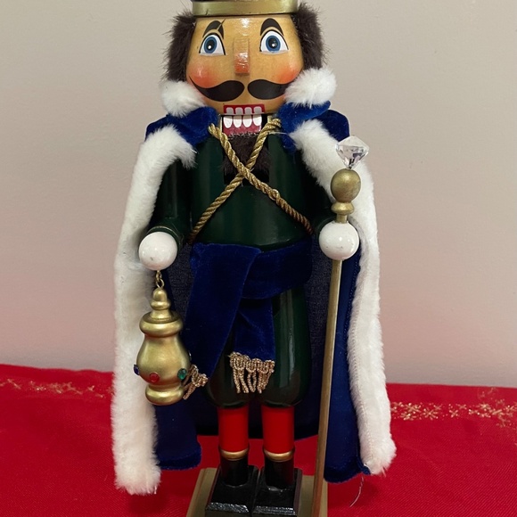 Wooden Nutcracker King 15" Blue Robe - Picture 13 of 13